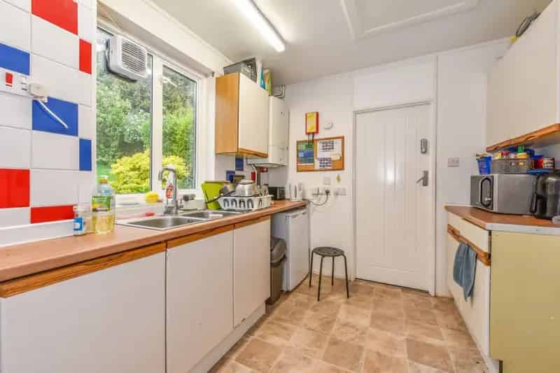 6 Bedroom House For Sale Near University