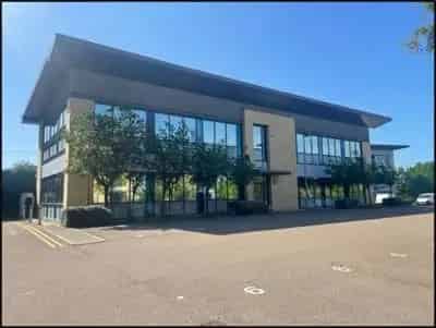 Modern Detached Office Building Near M25 and Bluewater
