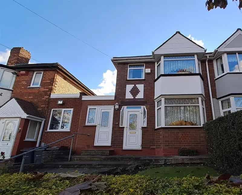 3 Bedroom Semi-Detached House For Sale
