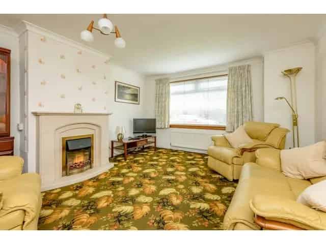 3 Bedroom Semi-Detached House for Sale Baberton