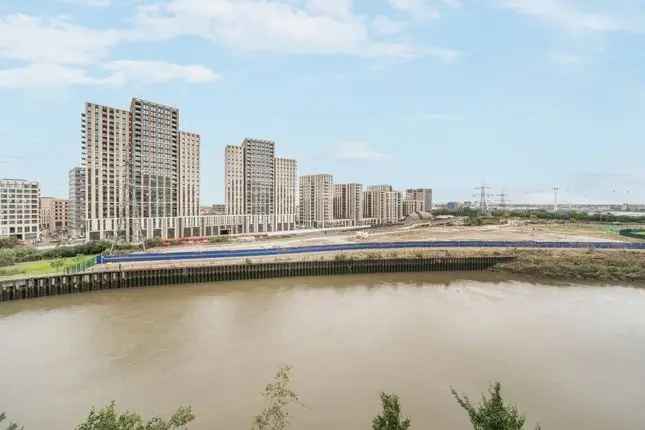 Town house for sale in City Island Way, London E14