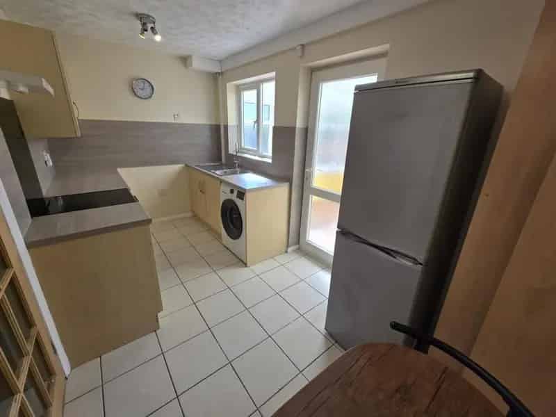 2 Bedroom Semi-Detached House for Rent