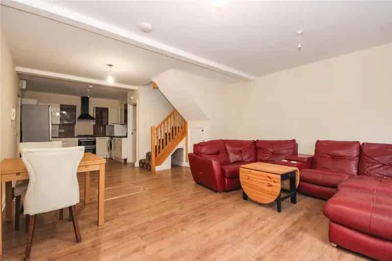 2 Bedroom Maisonette to Rent