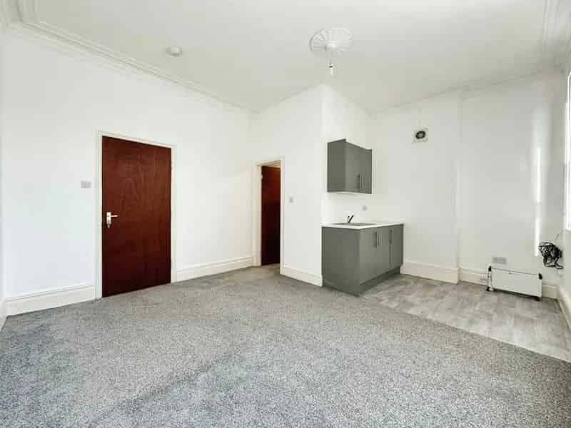 5 Bedroom Detached Flat Investment Worksop 15% Yield