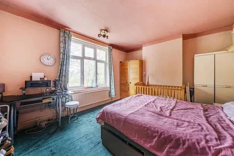 Four Bedroom House Near Schools and Transport