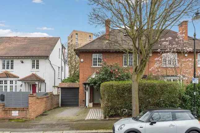 5 Bedroom House for Sale in Mill Hill Conservation Area