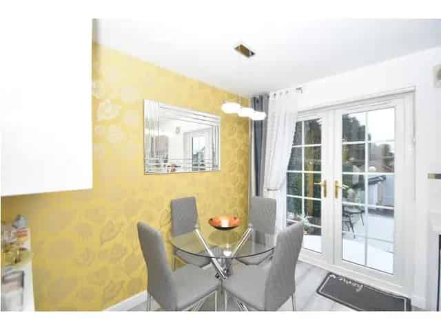 3 Bedroom Mid Terrace House for Sale