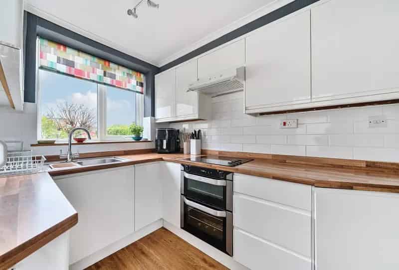 3 Bedroom House for Sale in Horley