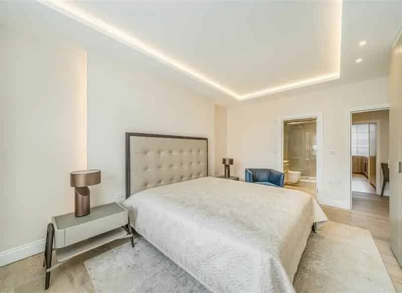 Marylebone High Street Apartment Refurbished Turn-Key Fourth Floor