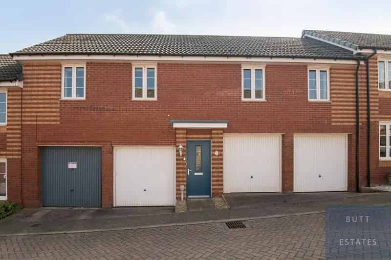 2 Bedroom Coach House for Sale in Newcourt