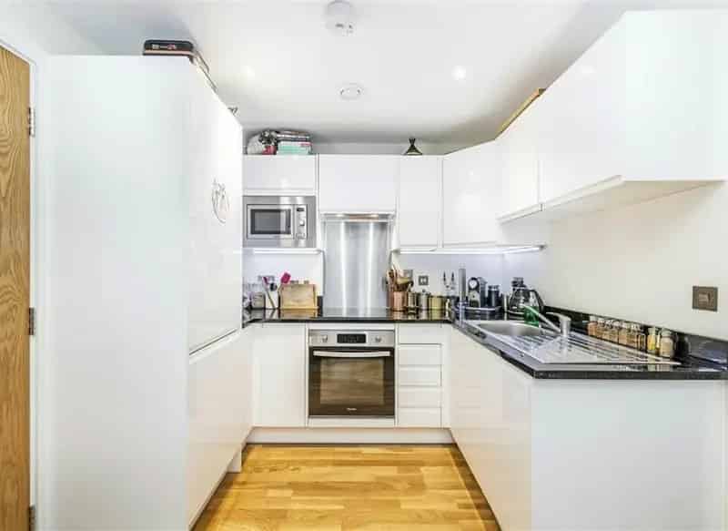 2-Bedroom Apartment near Westferry DLR Station