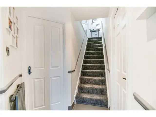 4 Bedroom Semi Detached House for Sale in Crookston