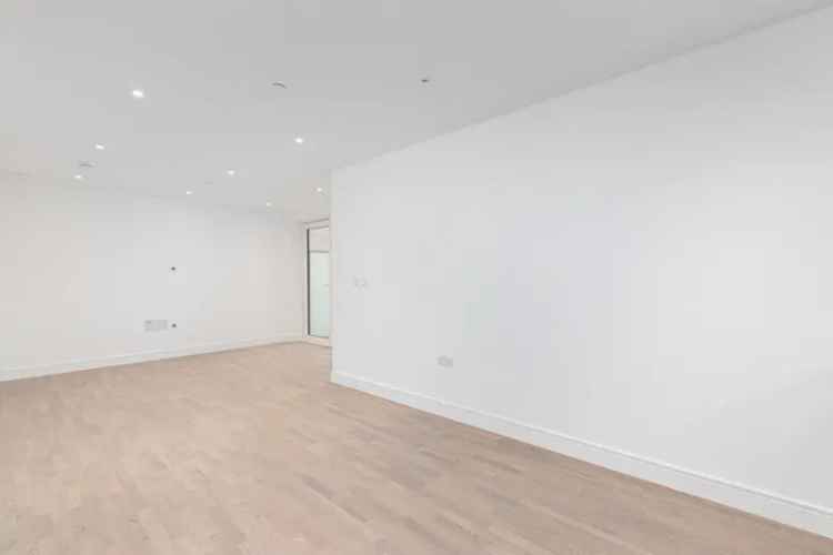 2 Bedroom Flat for Sale Battersea Reach