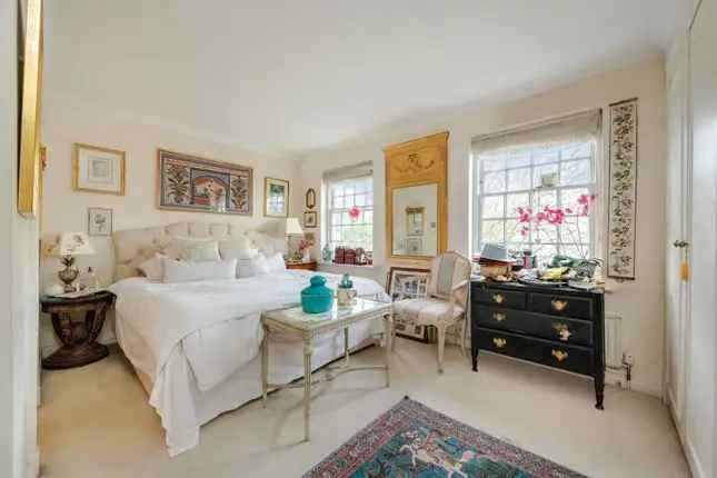 End terrace house for sale in Beaufort Close, Putney SW15