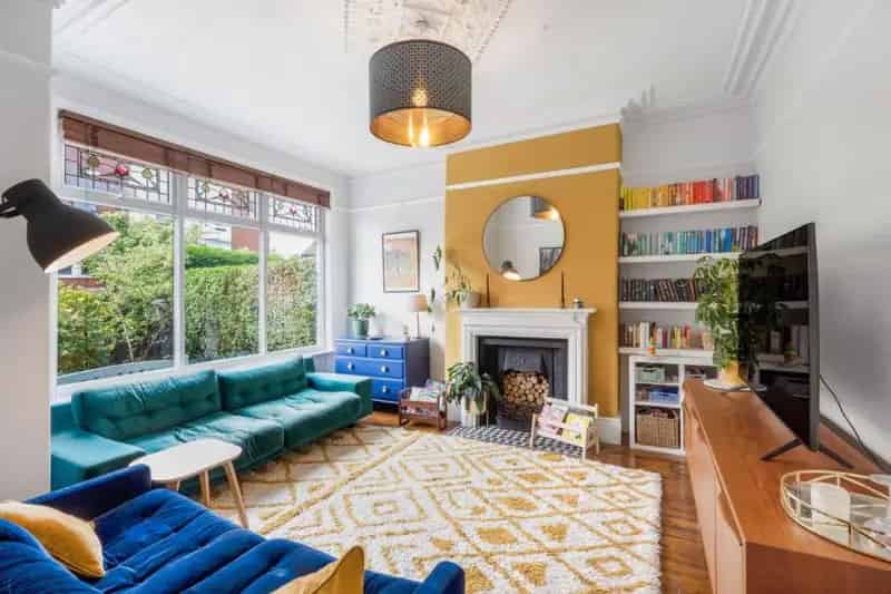 4 Bed Mid Terrace House For Sale
