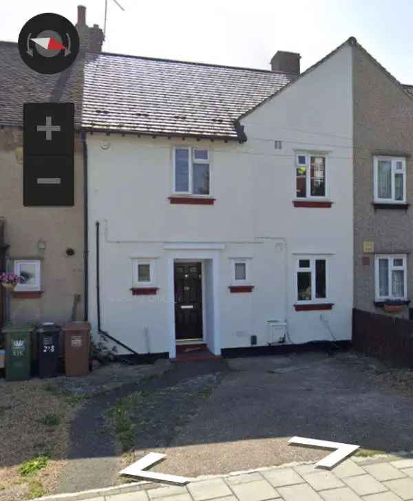3 Bedroom House Near Shops and School