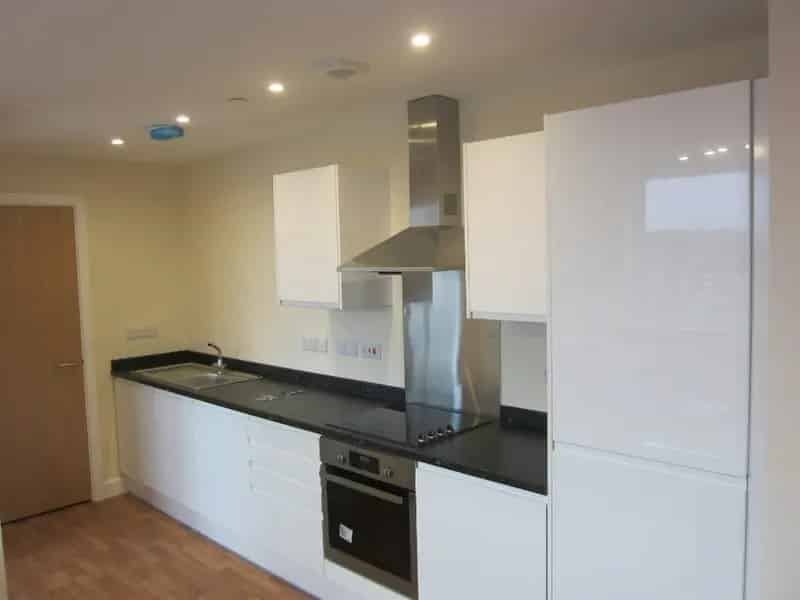 Two Bed City Centre Apartment Modern Amenities Unfurnished