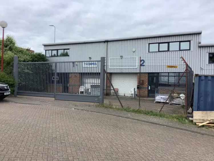 Modern Office Warehouse Building in Stevenage