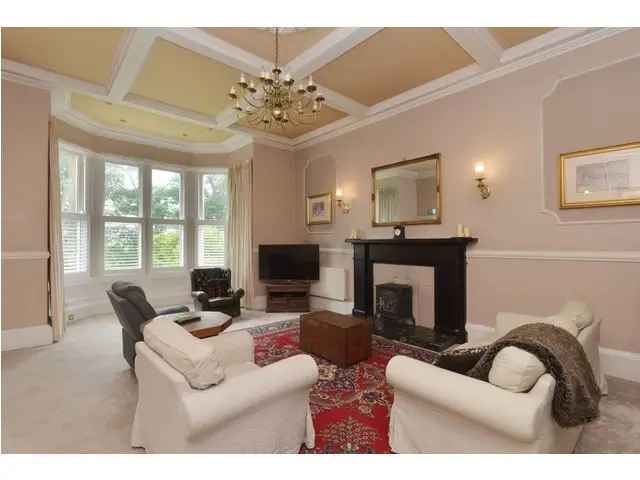 8 bedroom detached house for sale