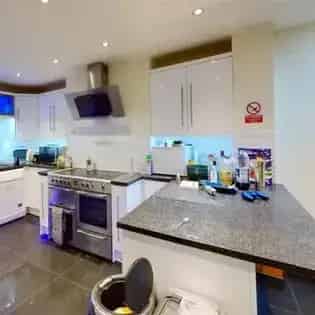 6 Bedroom House Near University of Birmingham