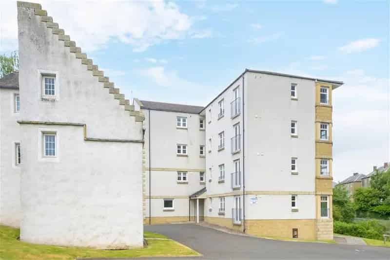 2 Bed Flat Ground Floor Inverkeithing Modern Apartment