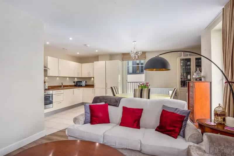 3 bedroom apartment for sale