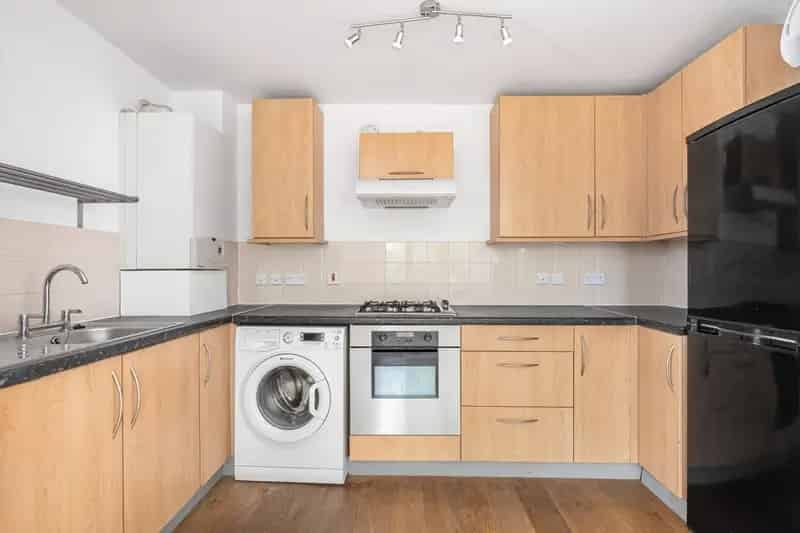 1 Bedroom Flat For Sale Near Loughborough Junction And Brixton