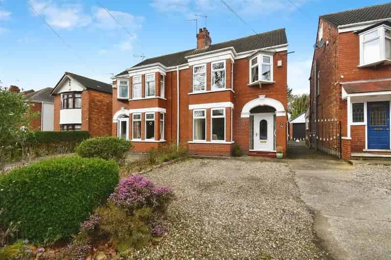 3 Bedroom Semi-Detached House For Sale