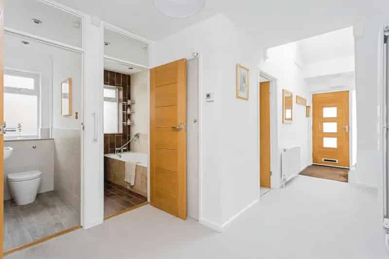 5 Bedroom Detached Family Home Plumpton Green Sussex