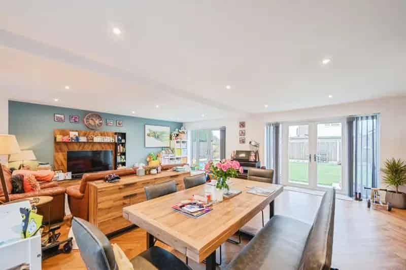 Four Bedroom Detached House in Mickleover
