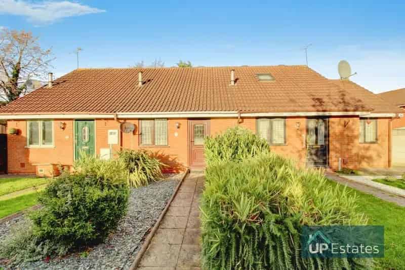 1 Bedroom Terraced House for Sale - Private Garden - 2 Parking Spaces