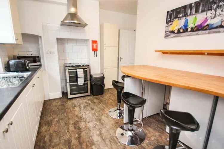 5 Bedroom Detached Student House Bournemouth