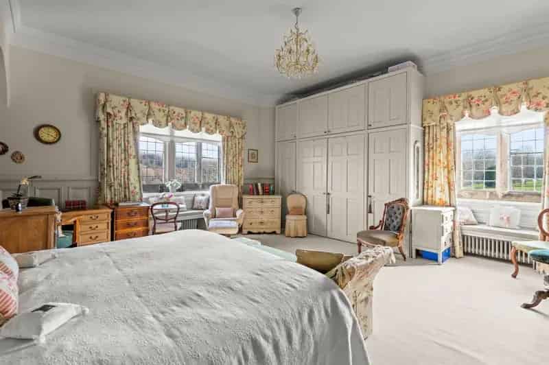 2 Bed Apartment in Historic Estate with Stunning Views