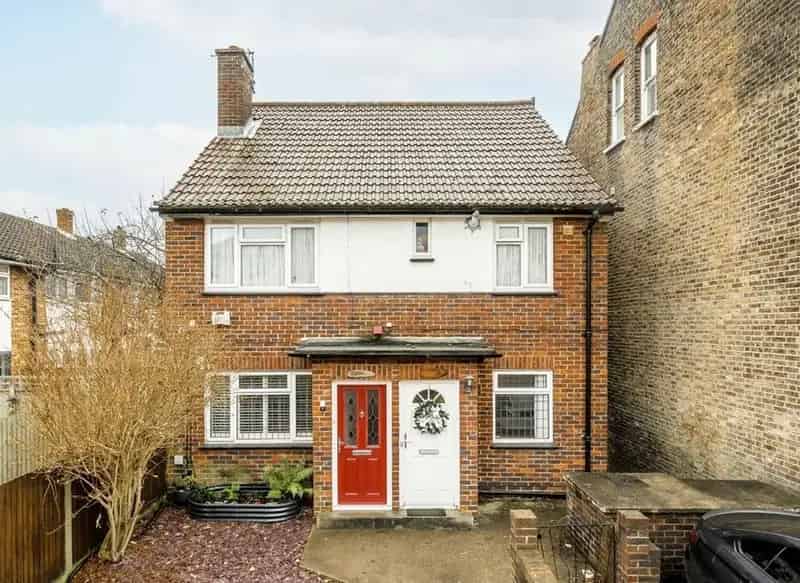 2 Bed Ground Floor Maisonette Modern Garden Family Professionals