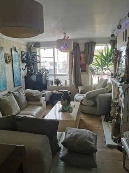 Two Bedroom Town Centre Property Near Sea Worthing West End