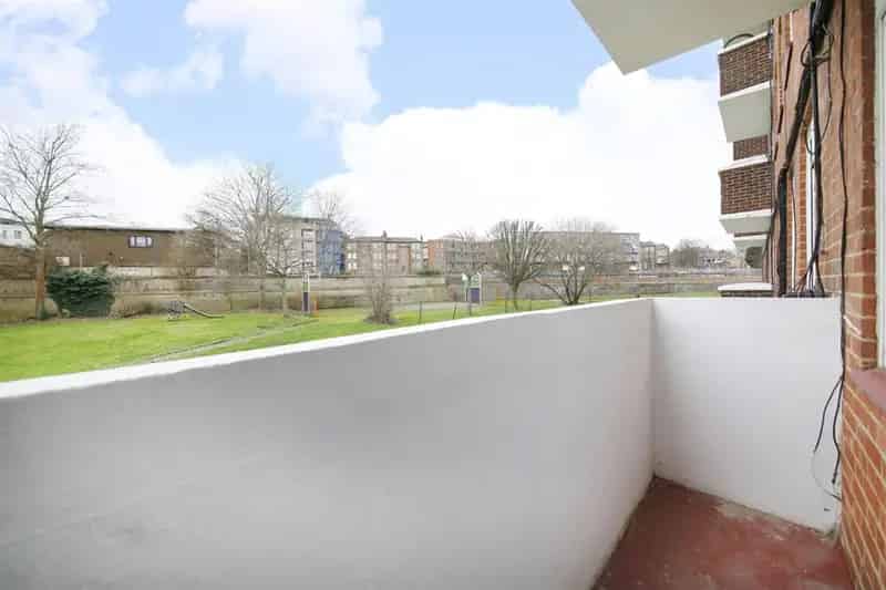 2 Bedroom Flat near Forest Hill Station