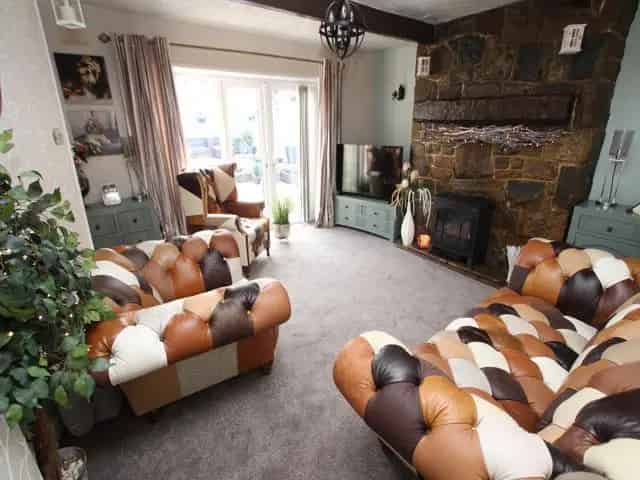 2 Bedroom Stone Cottage for Sale