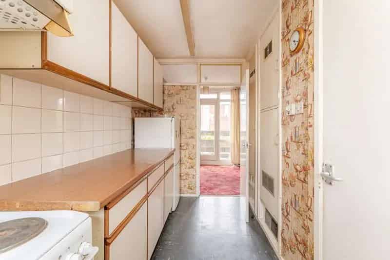 2 Bedroom Maisonette Apartment Near Chatsworth Road