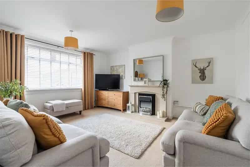 2 Bed Flat Easthouse Midlothian 2 Reception Rooms Private Garden Driveway