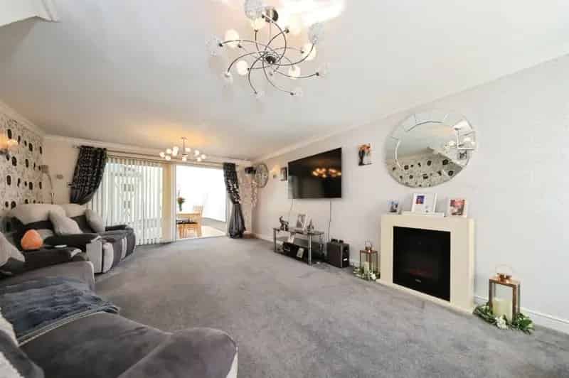 Spacious Family Home Near Schools and Amenities