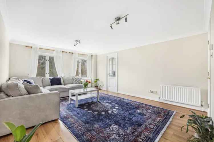 2 Bedroom Flat for Sale in Caterham Hambledon Park