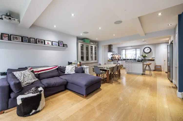 5 Bedroom House for Sale in Barnsbury, London