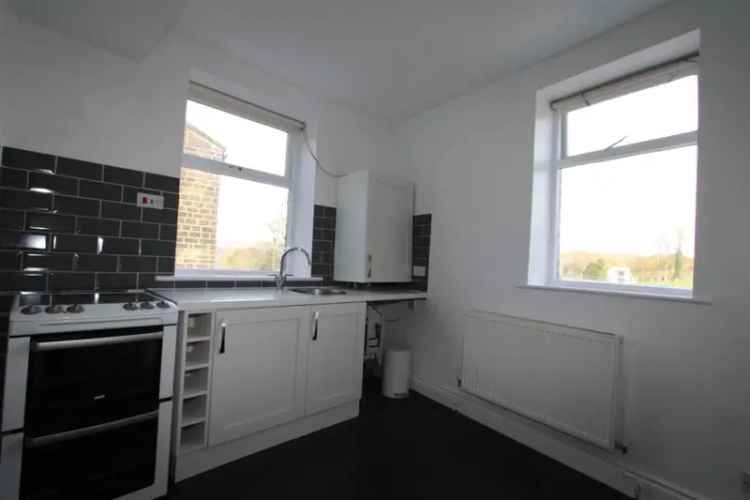 Immaculate 1 Bedroom Apartment with Allocated Parking