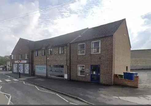 Flat For Sale in Stroud, England