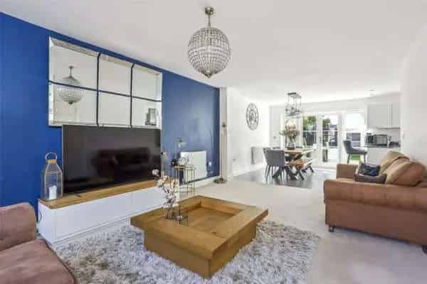 Mobbs Close, Stoke Poges, Slough, Buckinghamshire, SL2 4FF | Property for sale | Savills