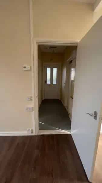 Ground Floor Apartment with Communal Garden and Pet-Friendly (excluding dogs)