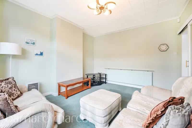 3-Bedroom Period Home Near Streatham Common Station