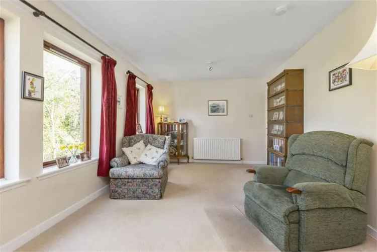 2 Bed Flat First Floor 1 Reception Room