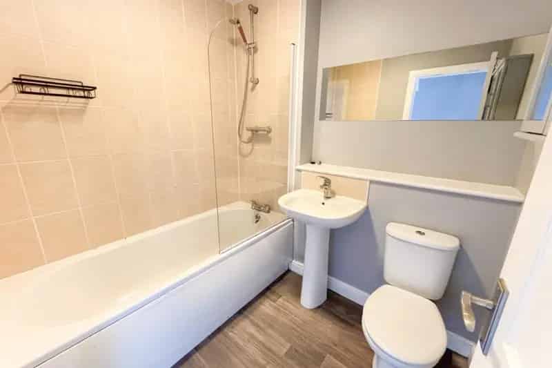 2 Bedroom House To Let Available Now