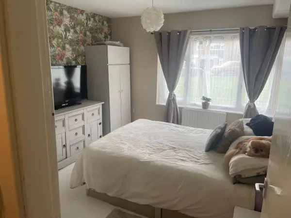 Spacious Flat with Big Lounge Windows Good Sized Kitchen Bedrooms and Bathroom
